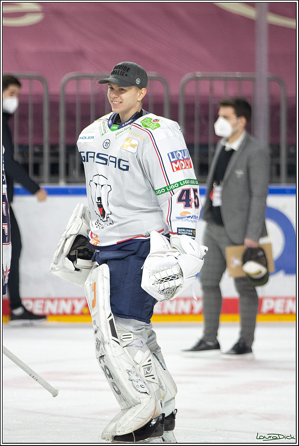 PENNY DEL; Koelner Haie- Eisbaeren Berlin; Koeln, 28.12.2021